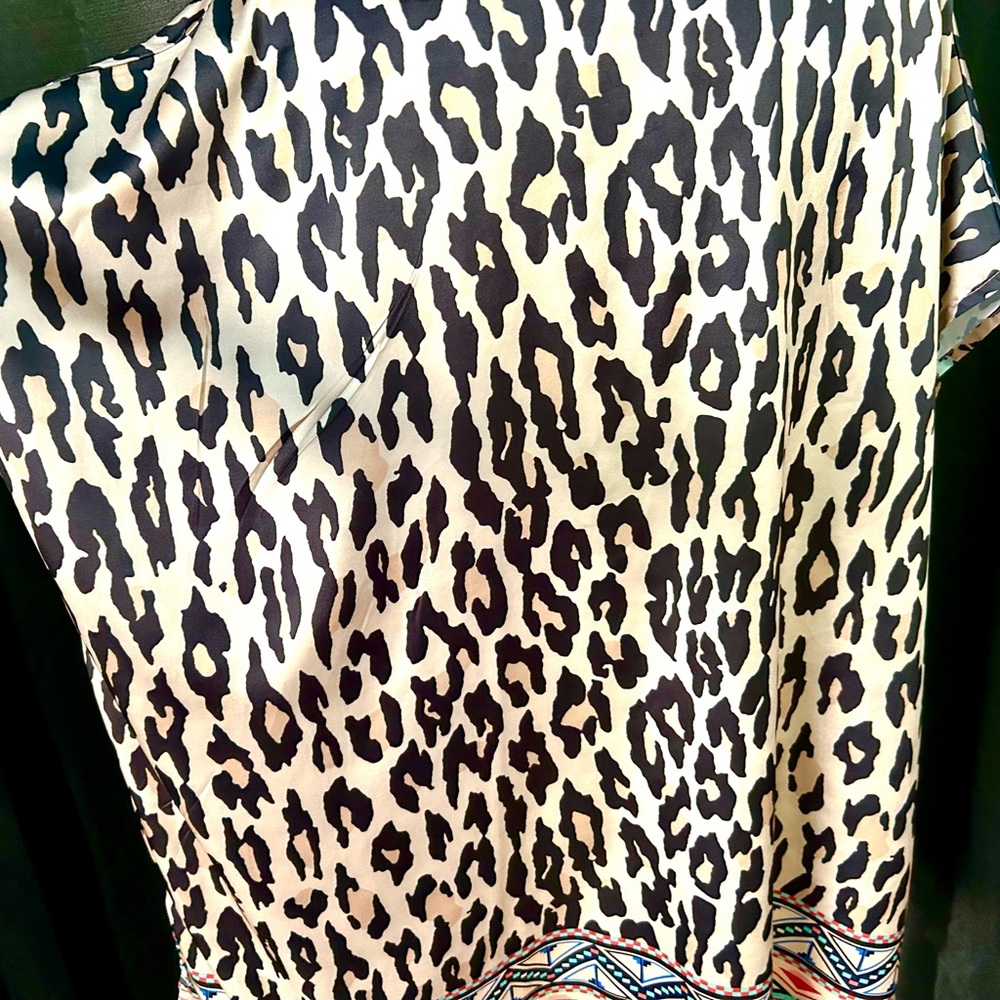 NWT Beige/Red Caftan w/ Western Scene & Leopard Print, Sizes S/M & L/XL - Picture 7 of 10